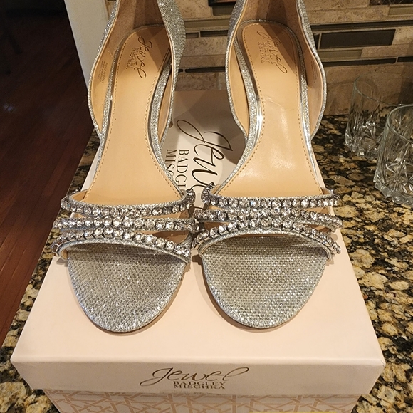 Badgley Mischka silver bling heels - Picture 1 of 5